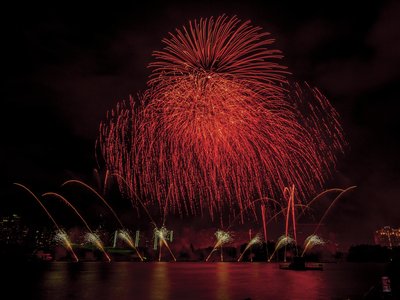 张家界天门山烟花秀